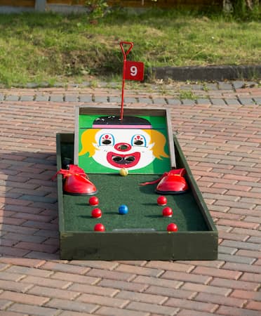 Crazy Golf Hire Circus Hole