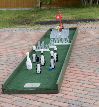 Crazy Golf Hire Wedded Bliss Hole